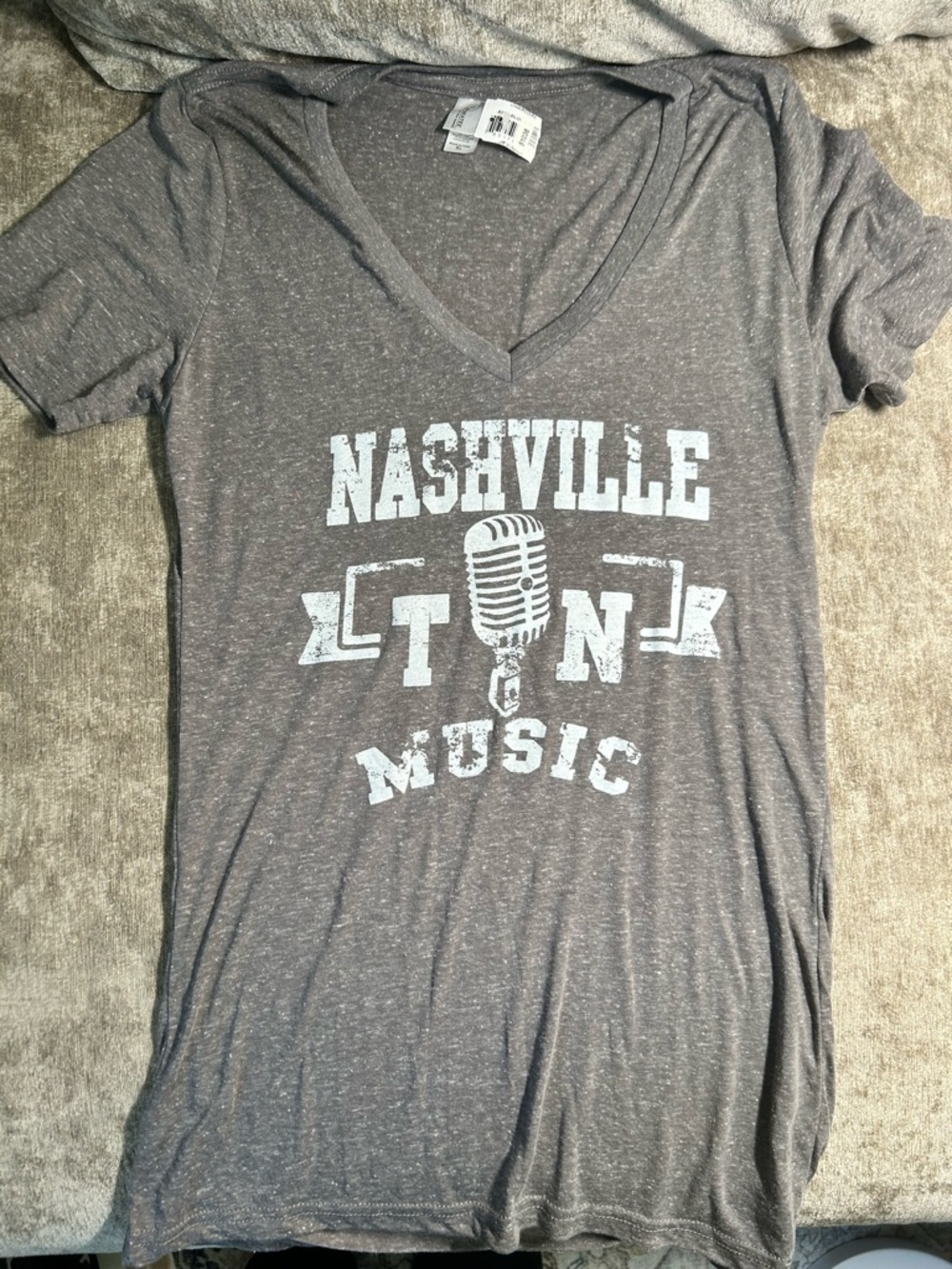 Nashville TN Music Graphic V-Neck Tee - Gray
